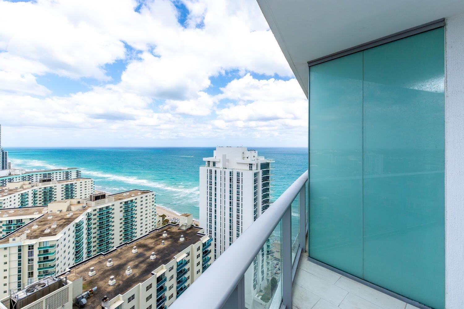 Lyfe Resort & Residences Hollywood Esterno foto