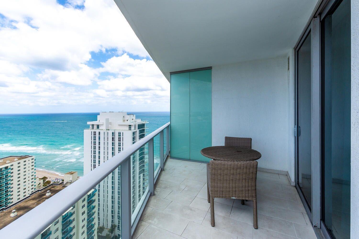 Lyfe Resort & Residences Hollywood Esterno foto