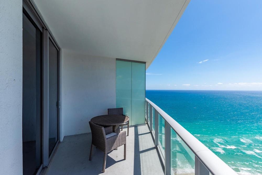 Lyfe Resort & Residences Hollywood Esterno foto