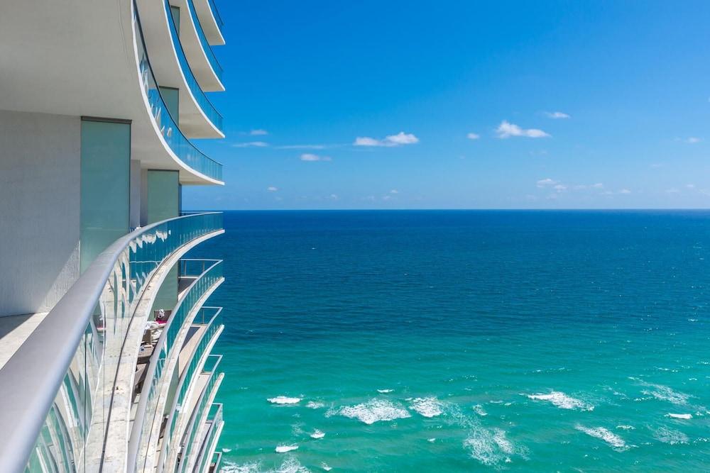 Lyfe Resort & Residences Hollywood Esterno foto